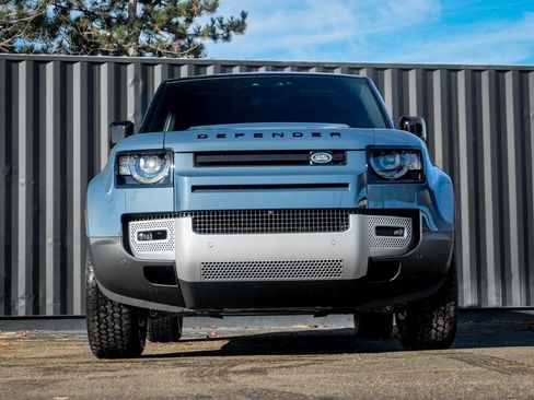Used 2025 Land Rover Defender 110 S AWD/4WD image 5