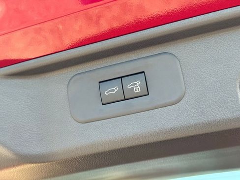 Used 2025 Toyota Grand Highlander FWD image 17