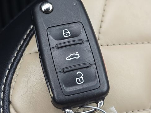 Used 2019 Volkswagen Beetle 2.0T S image 27