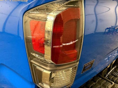 Used 2020 Toyota Tacoma TRD Off-Road image 28