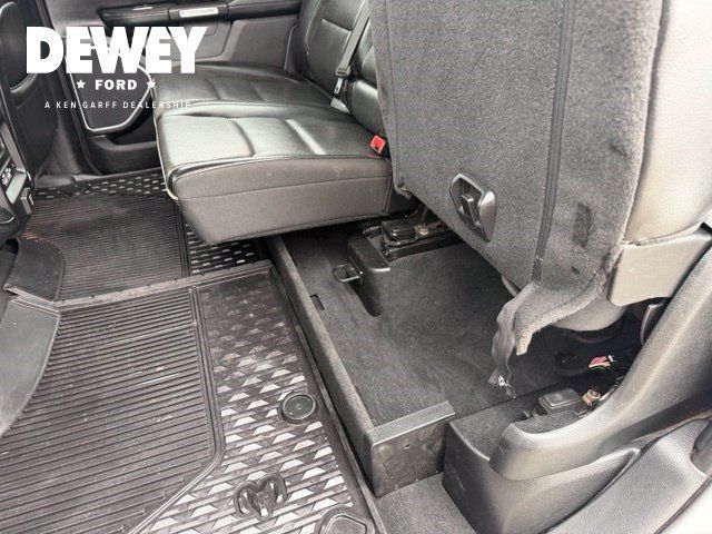 Used 2019 RAM 1500 Laramie AWD/4WD image 30