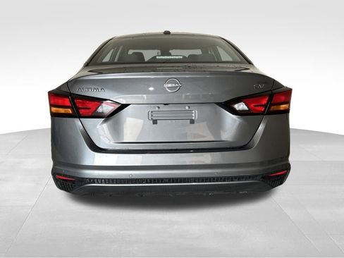 Used 2024 Nissan Altima 2.5 SV image 4
