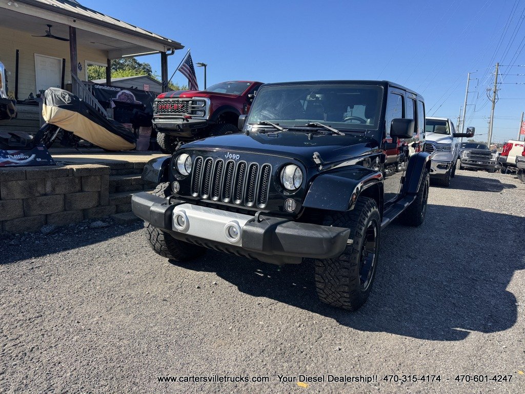 Used 2014 Jeep Wrangler Unlimited Sahara w/ Connectivity Group AWD/4WD image 3