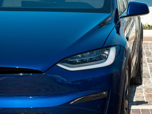 Used 2022 Tesla Model X Long Range image 48