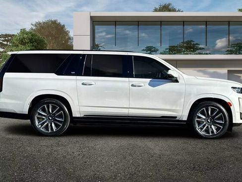 Certified 2023 Cadillac Escalade ESV Sport Platinum image 3