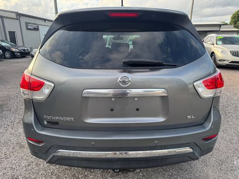 Used 2015 Nissan Pathfinder SL w/ SL Tech Package FWD image 6