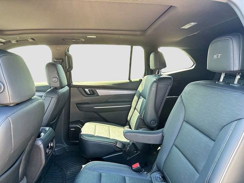 Used 2026 Buick Enclave Sport Touring w/ Power Package FWD image 23