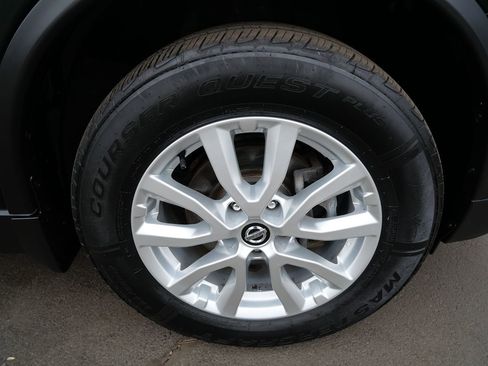 Used 2019 Nissan Rogue SV AWD/4WD image 39