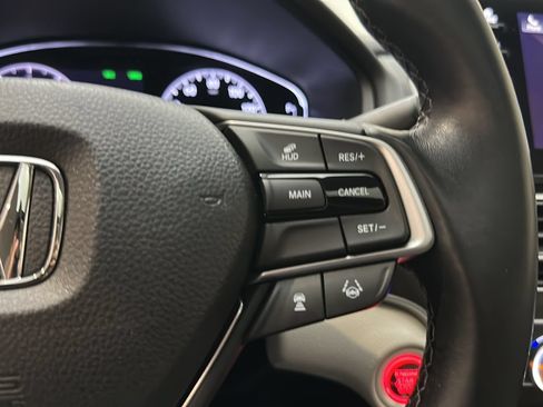 Certified 2018 Honda Accord Touring image 30