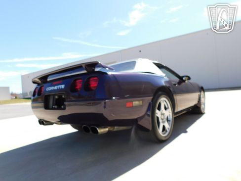 Used 1993 Chevrolet Corvette Convertible RWD image 24