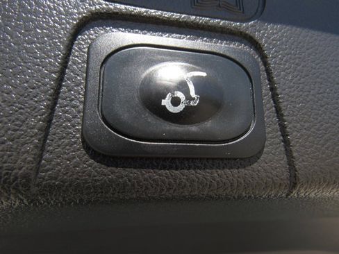 Used 2018 Ford C-MAX Titanium w/ Equipment Group 301A image 13