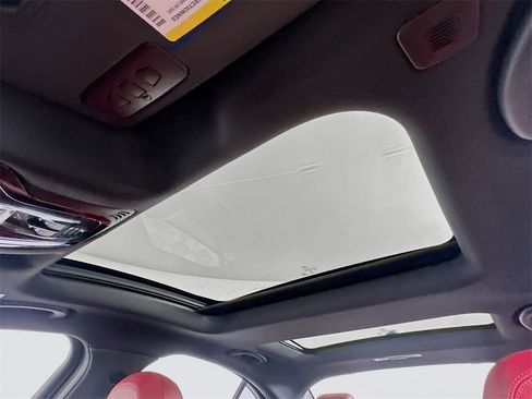 Used 2021 Alfa Romeo Giulia Ti Sport image 21