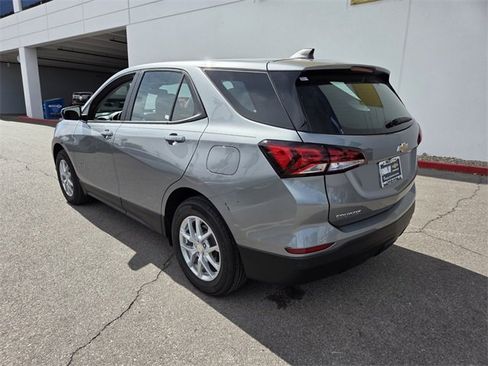 Certified 2023 Chevrolet Equinox LS w/ Driver Confidence II Package image 4