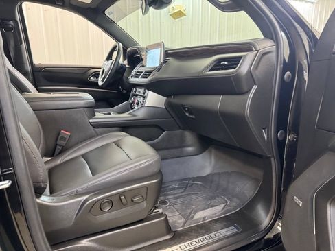 Used 2023 Chevrolet Tahoe Z71 w/ Luxury Package AWD/4WD image 33