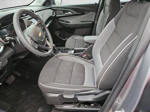 Used 2023 Chevrolet TrailBlazer LS image 12