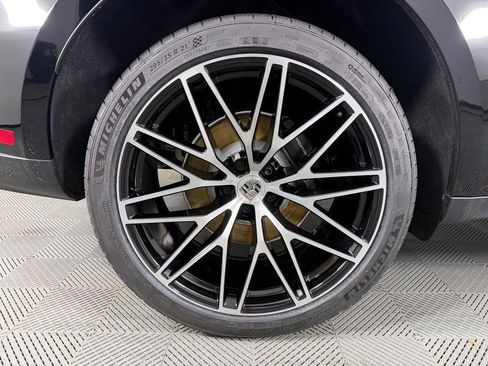 New 2026 Porsche Macan AWD/4WD image 13