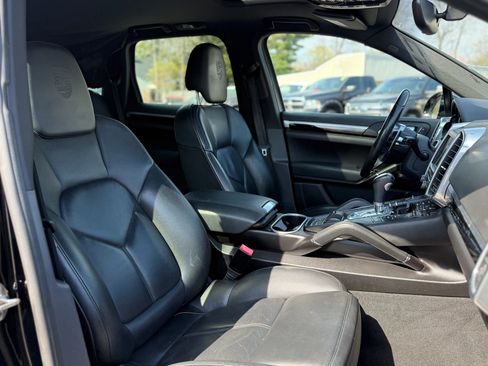 Used 2016 Porsche Cayenne image 24