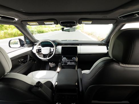 Used 2023 Land Rover Range Rover Sport First Edition image 58