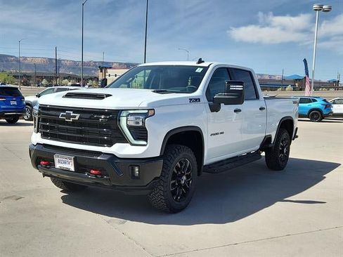 New 2026 Chevrolet Silverado 2500 LT w/ Trail Boss Package AWD/4WD image 2