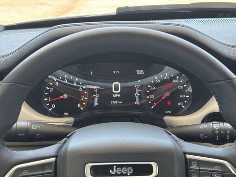 Used 2025 Jeep Compass Limited AWD/4WD image 40
