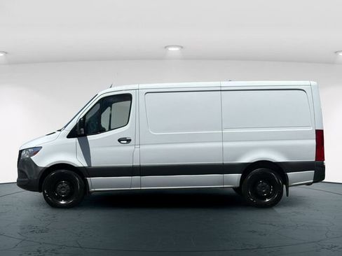Used 2021 Mercedes-Benz Sprinter 2500 image 4