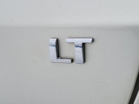 Used 2017 Chevrolet Traverse LT w/ Style and Technology Package FWD image 6