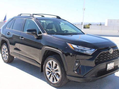 Used 2023 Toyota RAV4 XLE Premium FWD image 2