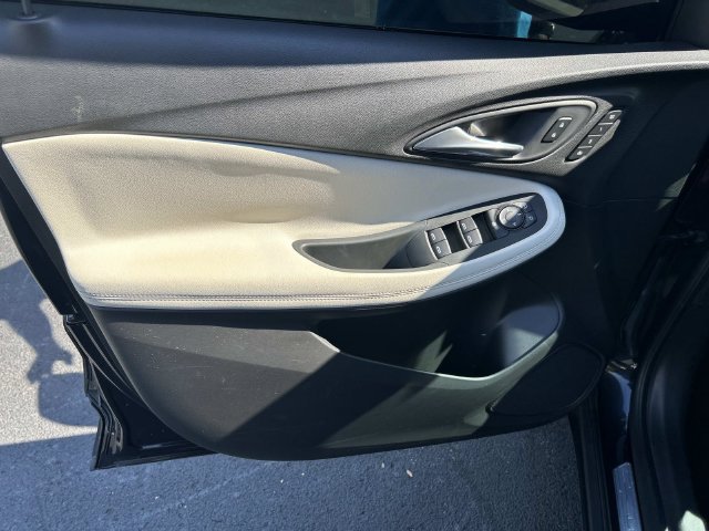 Used 2020 Buick Encore GX Essence FWD image 21