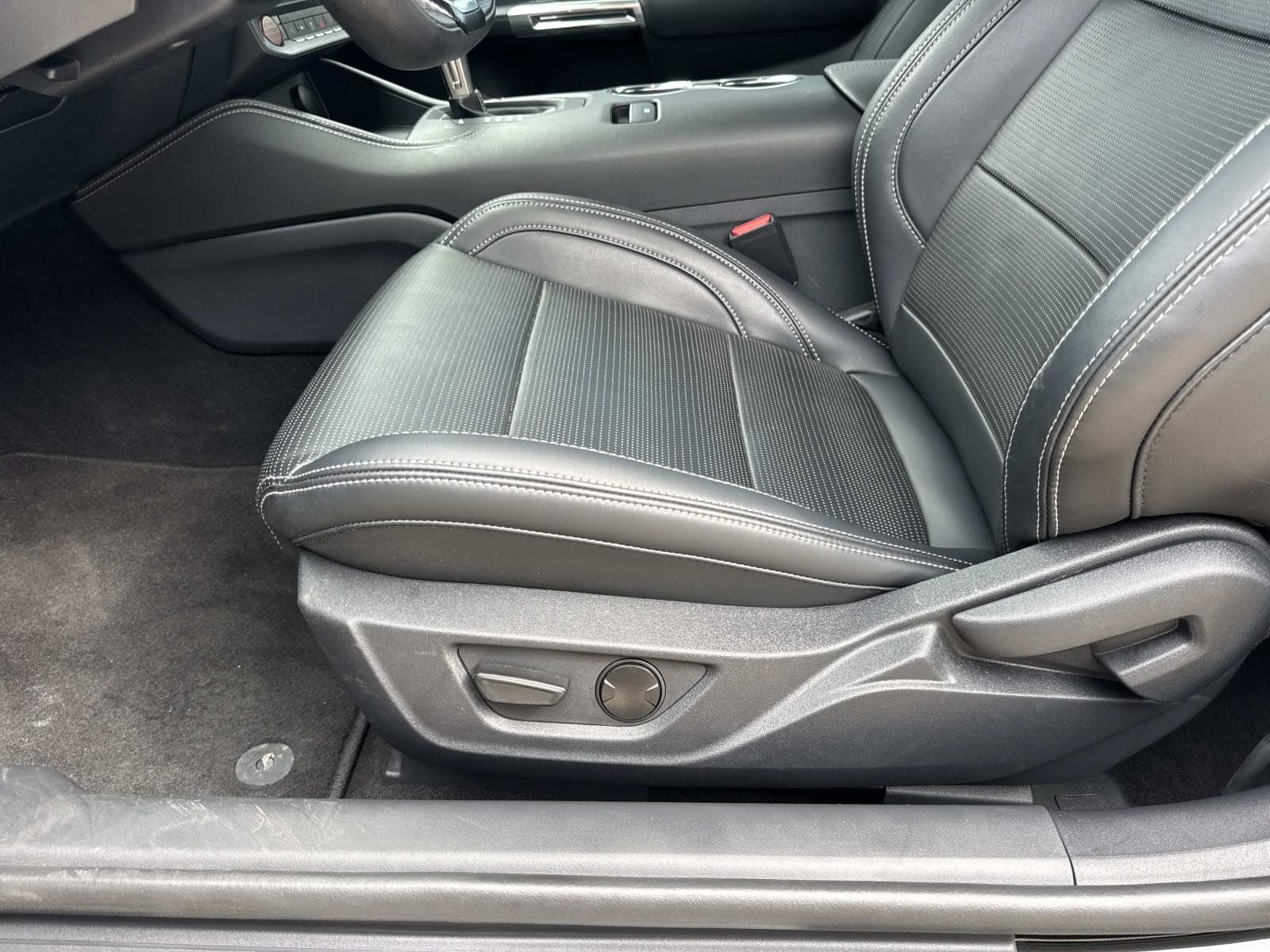 Used 2025 Ford Mustang GT Premium RWD image 16