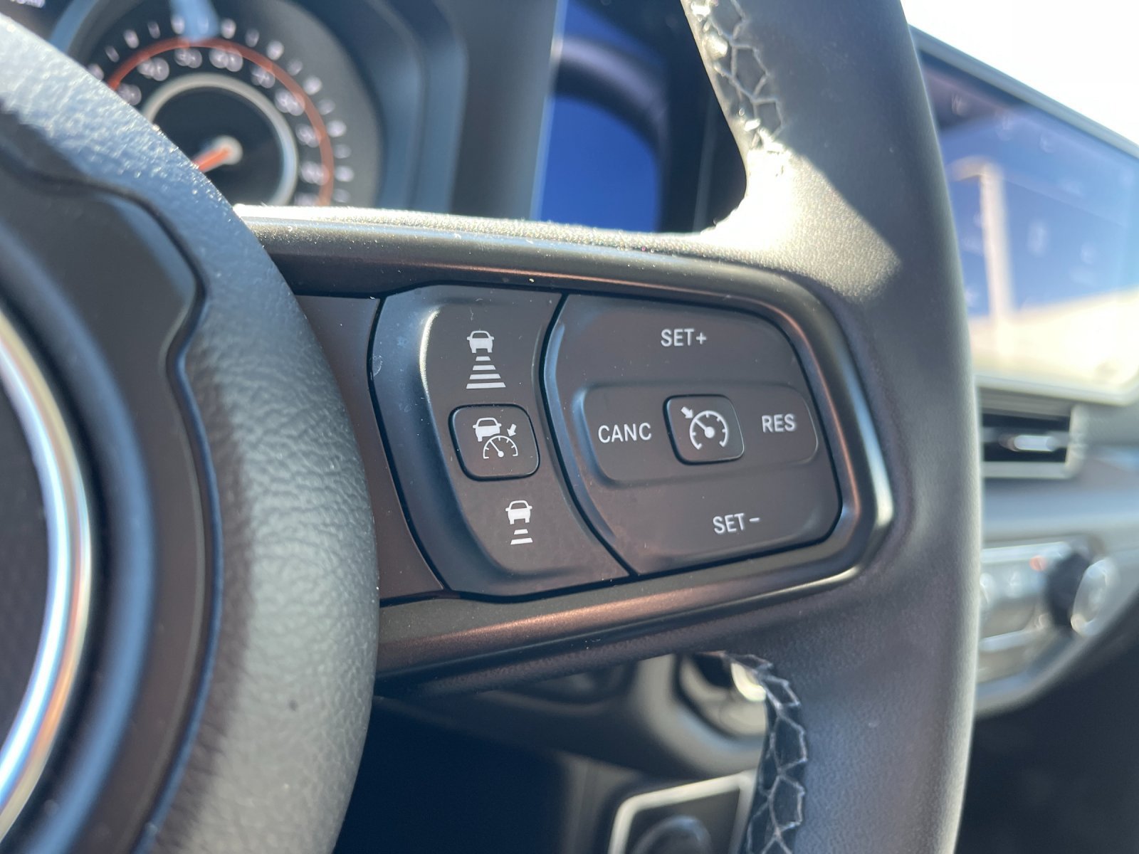 Used 2026 Jeep Gladiator Mojave AWD/4WD image 27