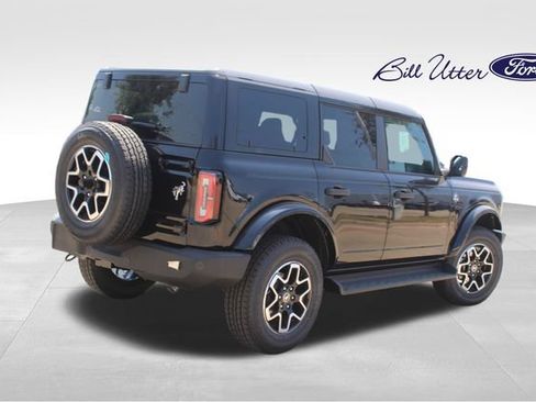 New 2026 Ford Bronco Outer Banks AWD/4WD image 3