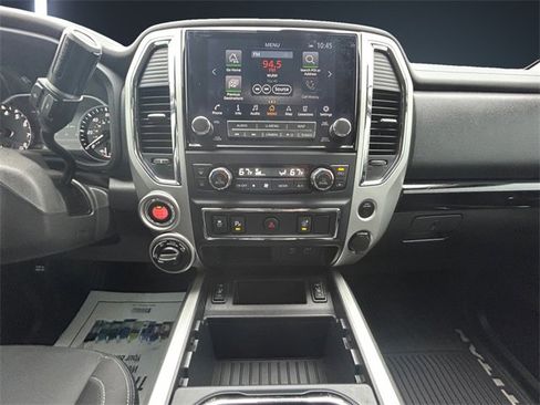 Used 2020 Nissan Titan SV w/ SV Convenience Package image 11