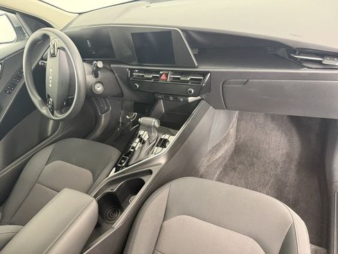 Used 2026 Kia Niro LX FWD image 11