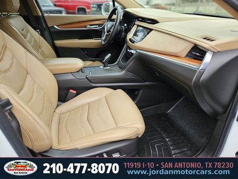 Used 2018 Cadillac XT5 Platinum image 11