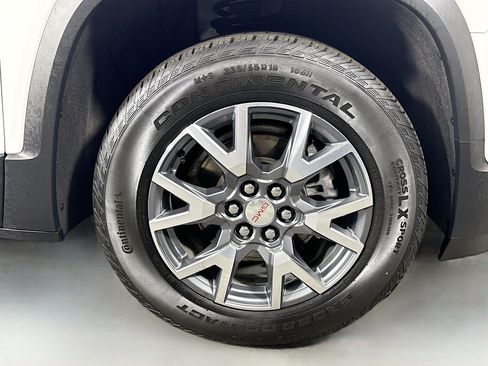 Used 2023 GMC Acadia SLT w/ Preferred Package FWD image 32