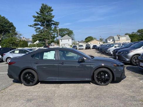 New 2026 Toyota Camry SE AWD/4WD image 2