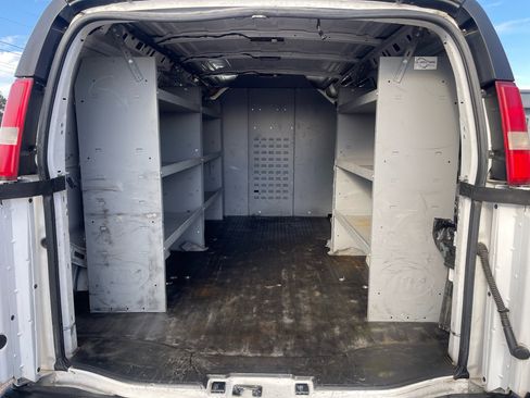 Used 2015 Chevrolet Express 2500 image 13