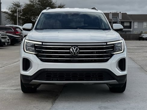 Used 2024 Volkswagen Atlas SE image 3