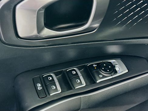 Used 2024 Kia Sorento S image 15