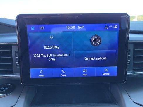 Used 2022 Ford Explorer XLT w/ Equipment Group 202A AWD/4WD image 11