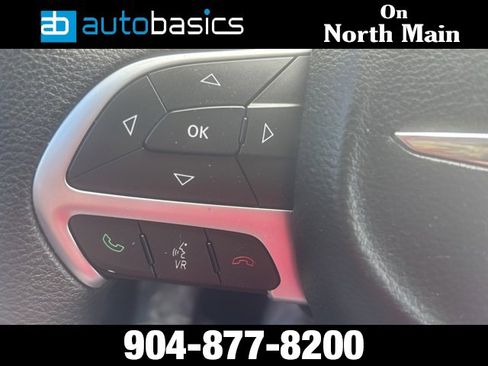 Used 2015 Chrysler 200 Limited image 22