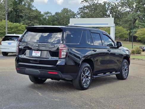 Used 2024 Chevrolet Tahoe Z71 w/ Luxury Package AWD/4WD image 4