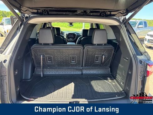 Used 2020 Chevrolet Traverse RS w/ LPO, Floor Liner Package FWD image 17