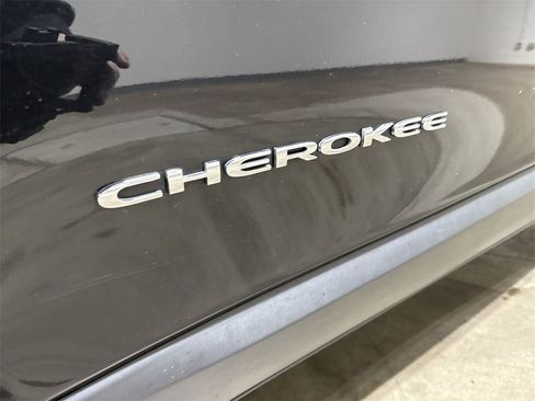 Used 2014 Jeep Cherokee Latitude image 25