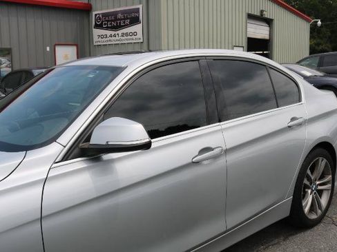 Used 2017 BMW 330i Sedan w/ Premium Package RWD image 4