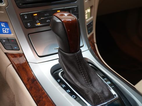 Used 2012 Cadillac CTS Luxury image 22