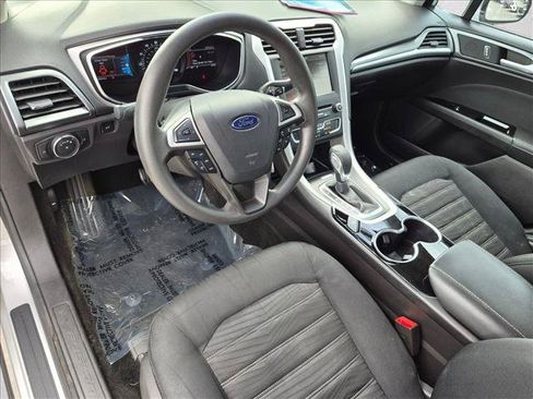 Used 2016 Ford Fusion SE FWD image 10