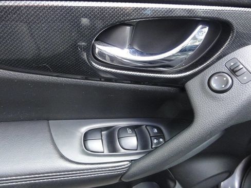 Used 2015 Nissan Rogue SL w/ SL Premium Package image 23