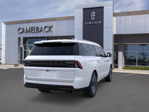 New 2026 Lincoln Navigator L Reserve AWD/4WD image 8