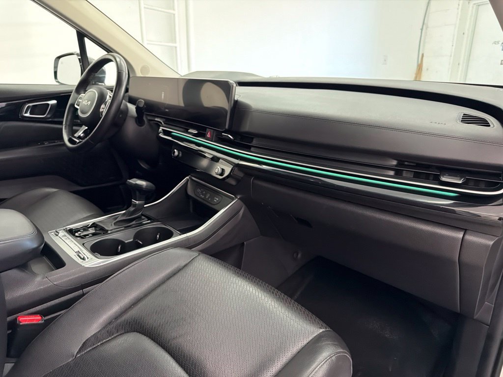 Used 2025 Kia Carnival SX Prestige FWD image 31